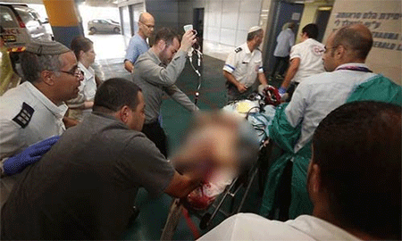 un colono herido es llevado al hospital La Intifada de Al Quds causa 10 muertos israelíes en menos de un mes